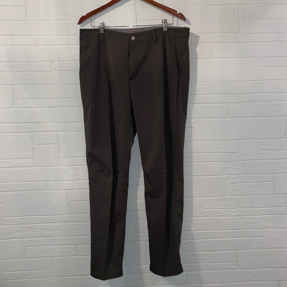 Tiger Woods Nike Golf Pants. 36/32 no stains or flaws of any kind!